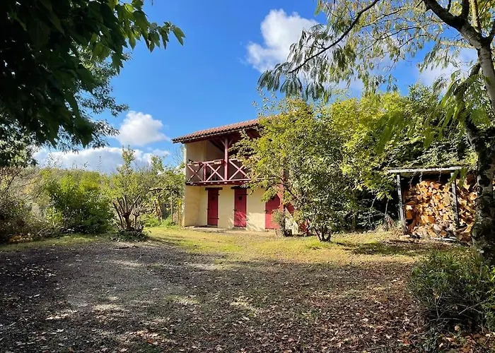 Magnifique Maison Avec Piscine Au Calme Du Gers بيت للعطل