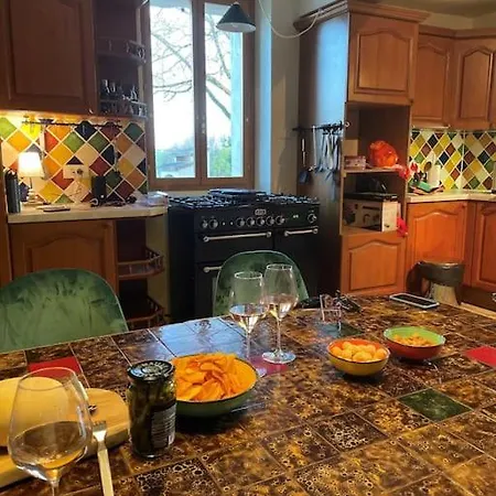 Magnifique Maison Avec Piscine Au Calme Du Gers 度假居