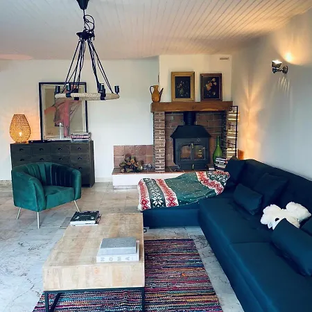 Semesterbostad Magnifique Maison Avec Piscine Au Calme Du Gers Pouydraguin